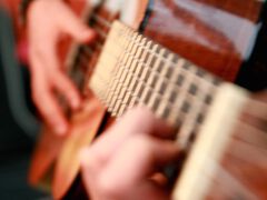 Ukulele &amp; E-Bass